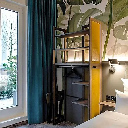 One Muenchen-hauptbahnhof 3*