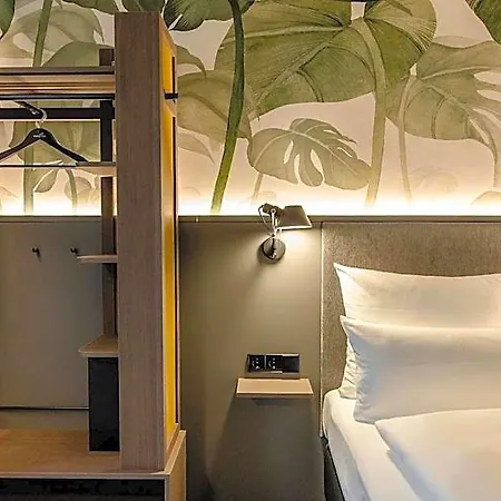 One Muenchen-hauptbahnhof 3*
